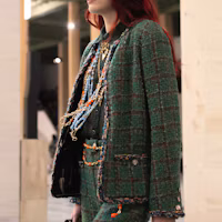 Shop (W) CHANEL 綠色拼接格紋外套 - 春夏2023系列 P75152-V66677-NO230
