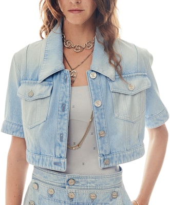 (Women) CHANEL Grey Logo Print Square Neck Short Sleeve T-Shirt. P76232-V67966-NS829 Shop (Women) CHANEL Grey Logo Print Square Neck Short Sleeve T-Shirt. P76232-V67966-NS829