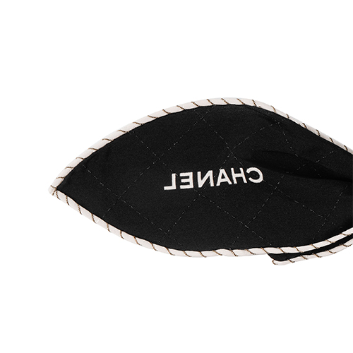 Shop (W) 샤넬 로고 디자인 블랙 헤어 타이. AA9172-B13586-NP313
