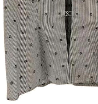 (Women) CHANEL Logo Graphic Short-Sleeve Shirt Gray P76758-V63866-M9999 Purchase (Women) CHANEL Logo Graphic Short-Sleeve Shirt Gray P76758-V63866-M9999