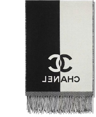 (W) シャネル ロゴプリント ファーニットスカーフ ブラック/ホワイト AAA255B17089NZ303 Lookbook (W) シャネル ロゴプリント ファーニットスカーフ ブラック/ホワイト AAA255B17089NZ303
