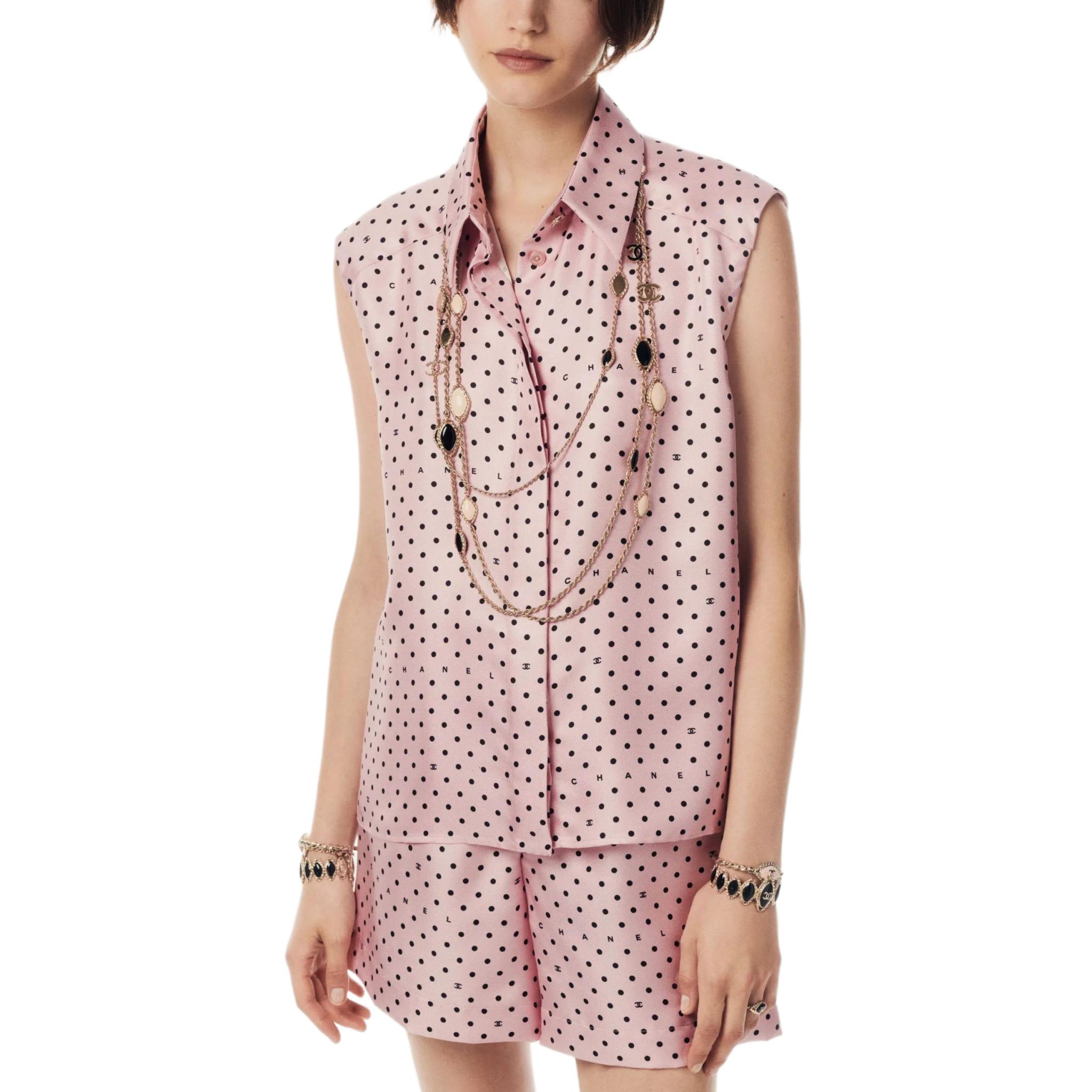 Lookbook (W) CHANEL 無袖方領波點Logo襯衫 淺粉色 SS24 P76701-V68667-NV045