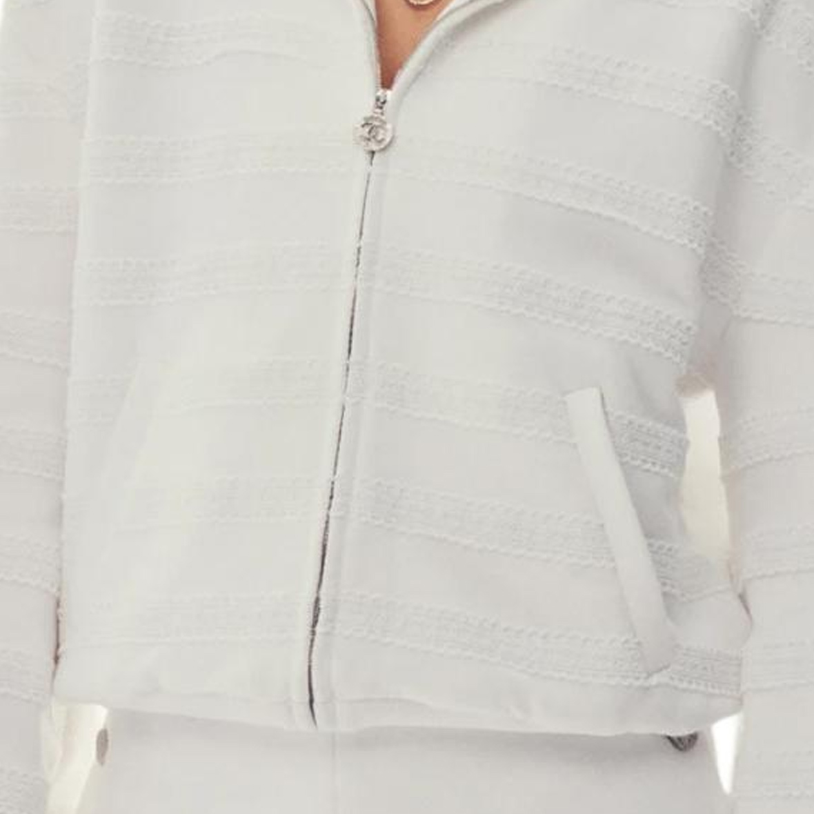 (Women) CHANEL  Solid Color White Hooded Loose Fit Zip-Up Jacket P76223-V67500-00100 圖 5