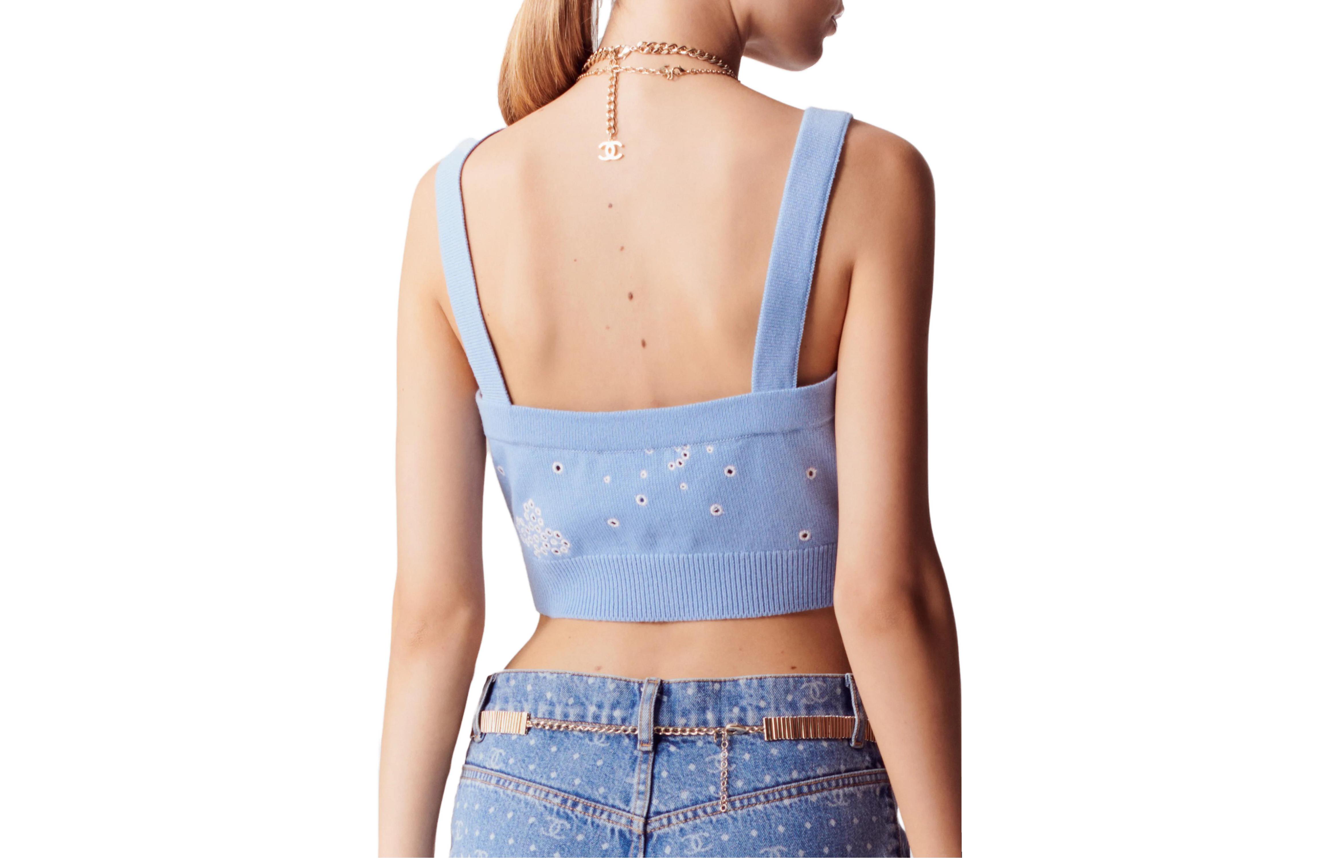 Lookbook (W) シャネル スプリング2023 ロゴプリント ホローボタン タンクトップ ライトブルー P74643-K10710-NM911