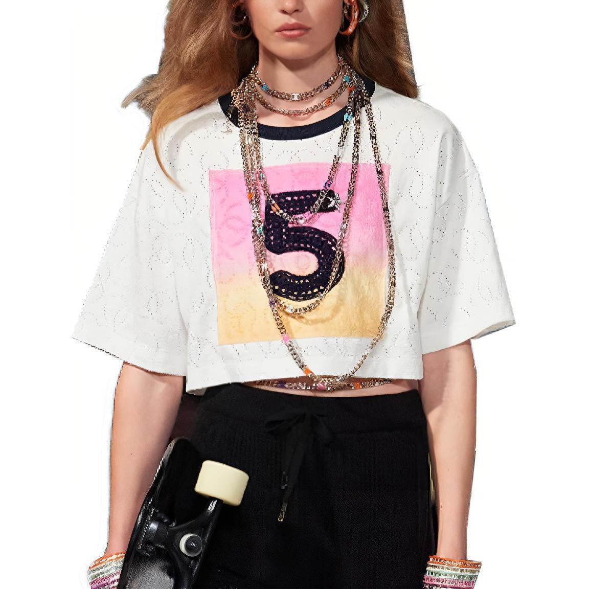 (Women) CHANEL  White Graphic Print Short-Sleeve Oversized T-Shirt SS24. P76438-K11016-NU552