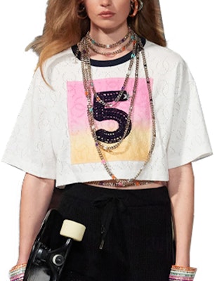 (Women) CHANEL White Graphic Print Short-Sleeve Oversized T-Shirt SS24. P76438-K11016-NU552 Order (Women) CHANEL White Graphic Print Short-Sleeve Oversized T-Shirt SS24. P76438-K11016-NU552