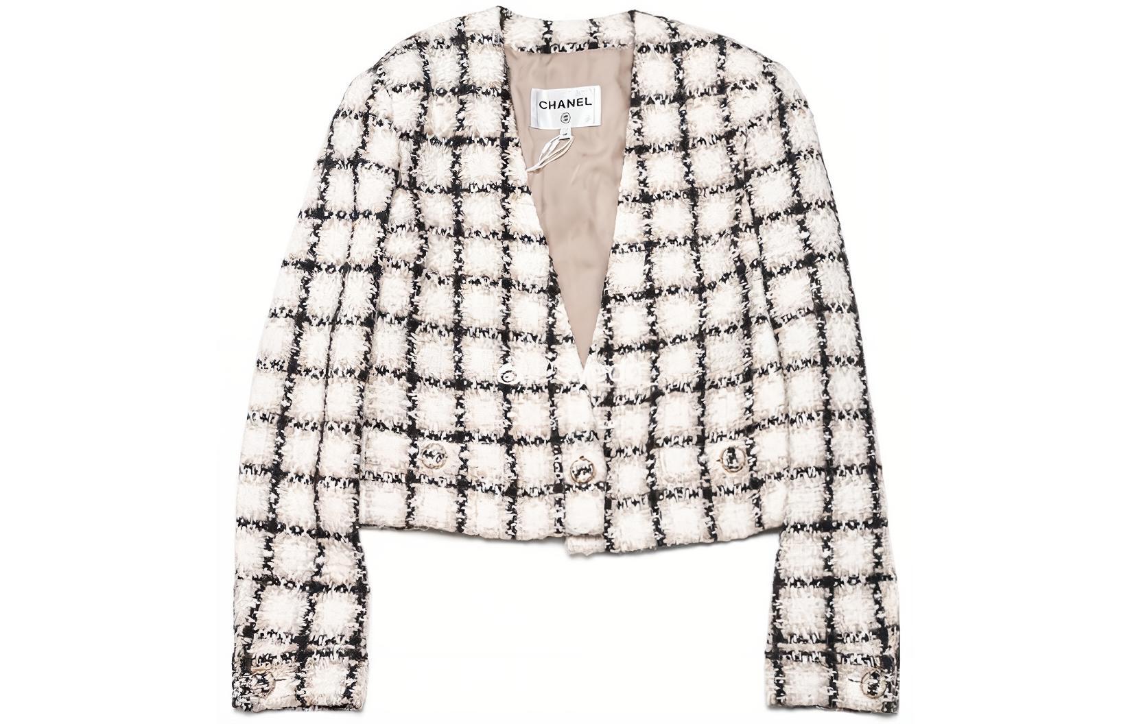 (Women) CHANEL  White V-Neck Tweed Knit Cardigan Long Sleeve Crop Top. P62411V47773-MG998