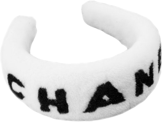 (W) 샤넬 화이트 울 로고 헤드밴드. AA8510B08950NJ888 Lookbook (W) 샤넬 화이트 울 로고 헤드밴드. AA8510B08950NJ888