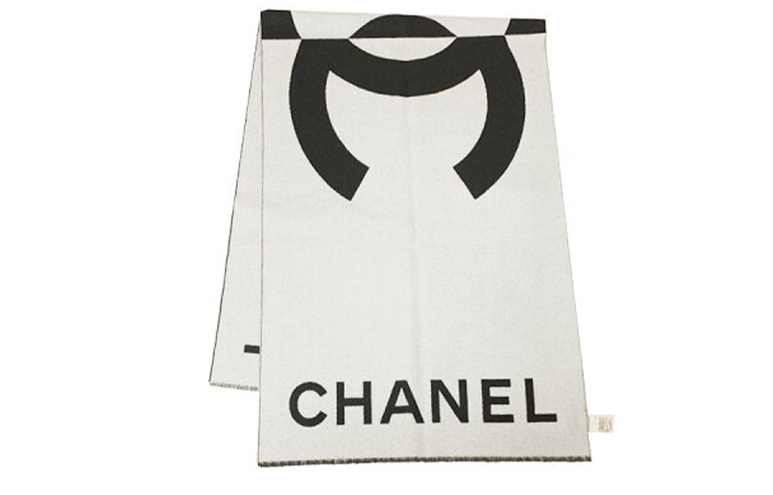 Shop (W) シャネル ブラック＆ホワイト カシミア ニット スカーフ. AA7944-B06946-NF744