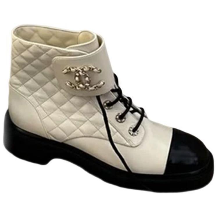 Order (W) 香奈儿小牛皮系带“米色马丁靴” G36424-X56231-K3012