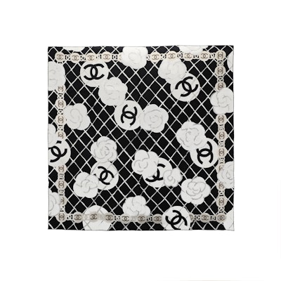 (W) シャネル カメリア シルク ツイル スカーフ レディース用 A39577-X10321-94305 Lookbook (W) シャネル カメリア シルク ツイル スカーフ レディース用 A39577-X10321-94305