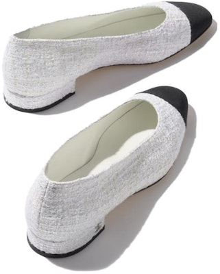 (W) Chanel Kanvas Bunga Slip-On 'Putih' G40086-Y56583-K5991 Lookbook (W) Chanel Kanvas Bunga Slip-On 'Putih' G40086-Y56583-K5991