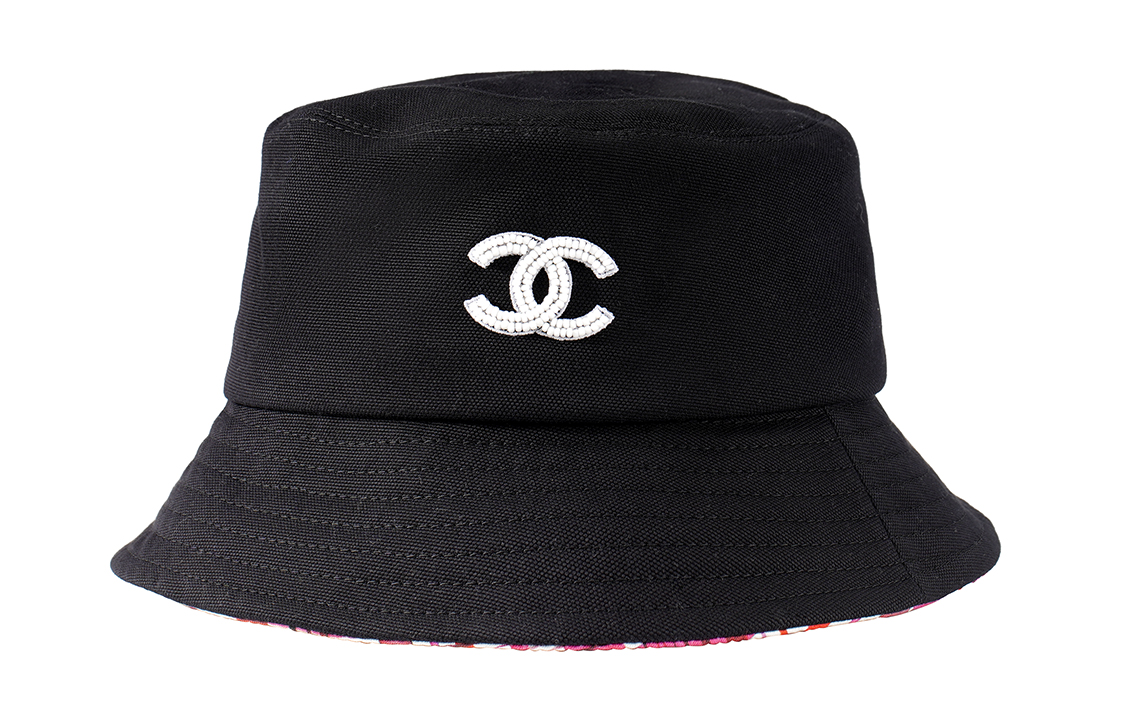 Lookbook (W) Topi Bucket Wanita Hitam CHANEL Logo Kasual Nyaman Katun. AA8956-B10538-94305