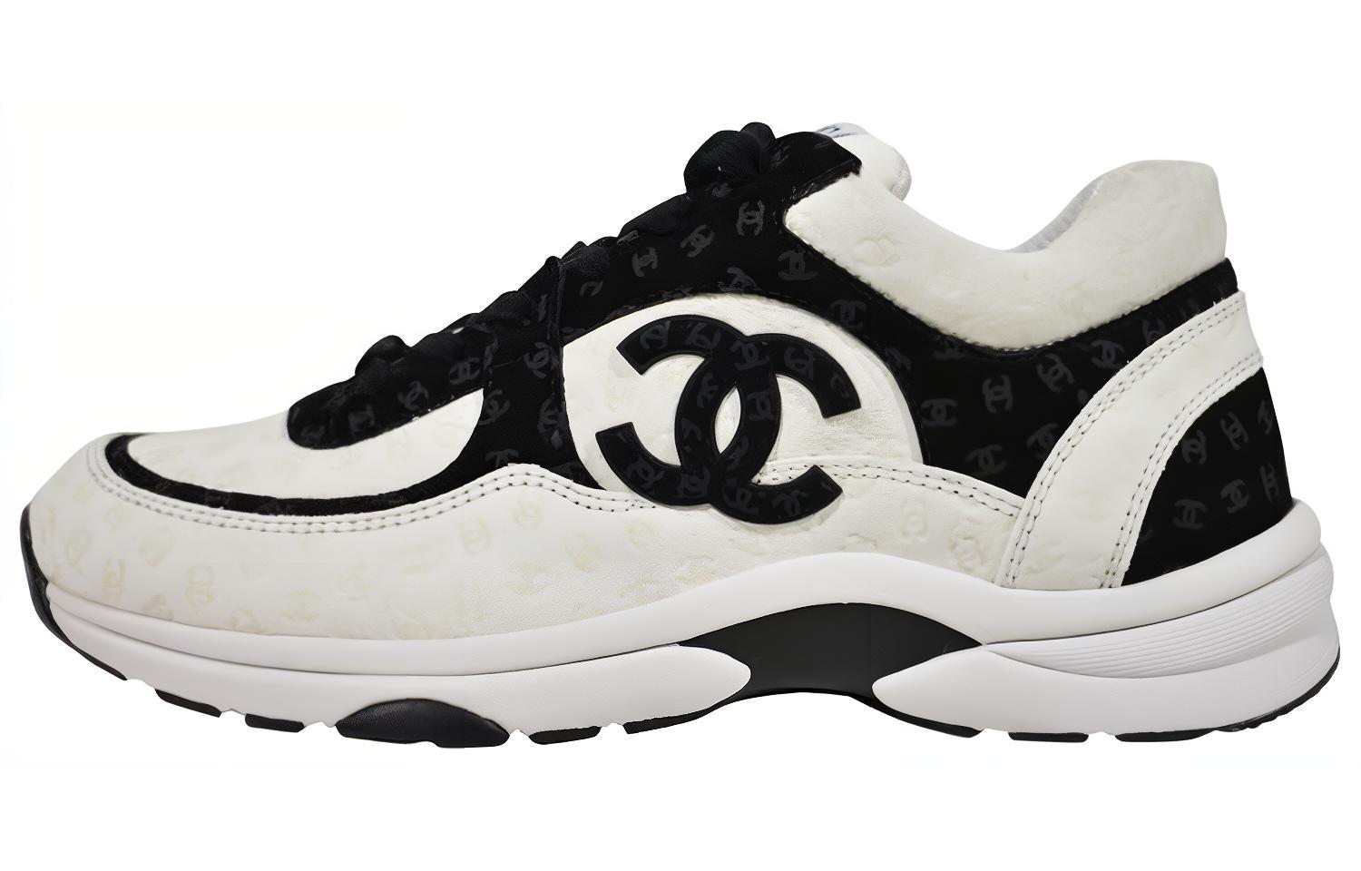 (Women) Chanel CC Embossed Logo White Black Suede G39230-X56689-K4719
