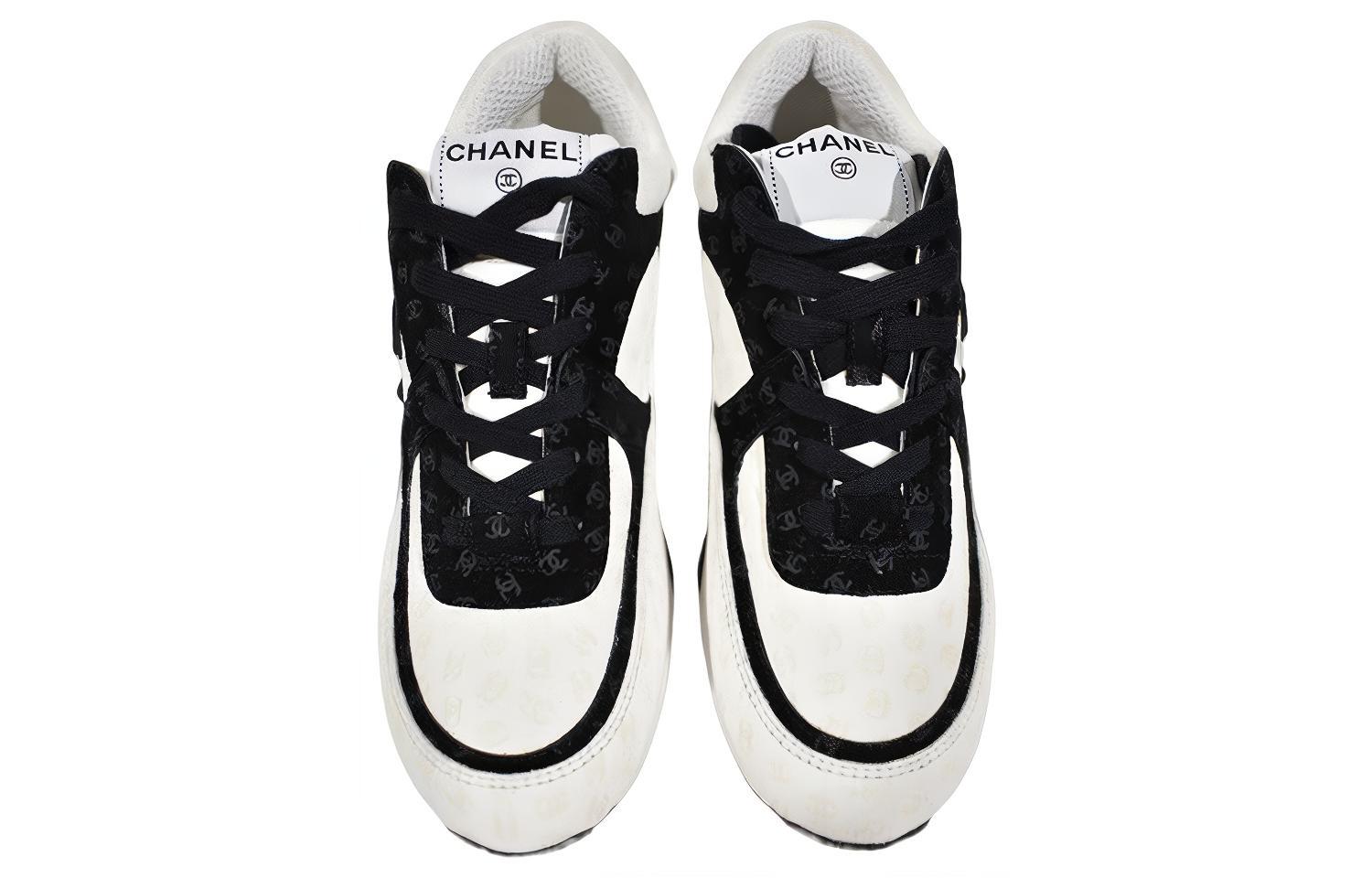 Shop (W) 샤넬 CC 엠보 로고 화이트 블랙 스웨이드 G39230-X56689-K4719