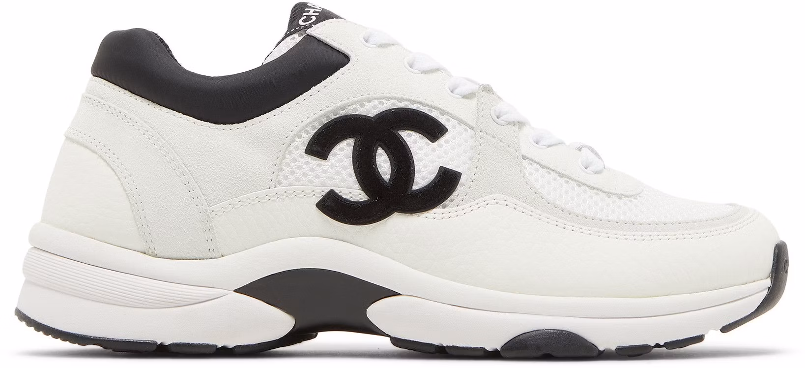 chanel-cc-logo-sneaker-white-black-women