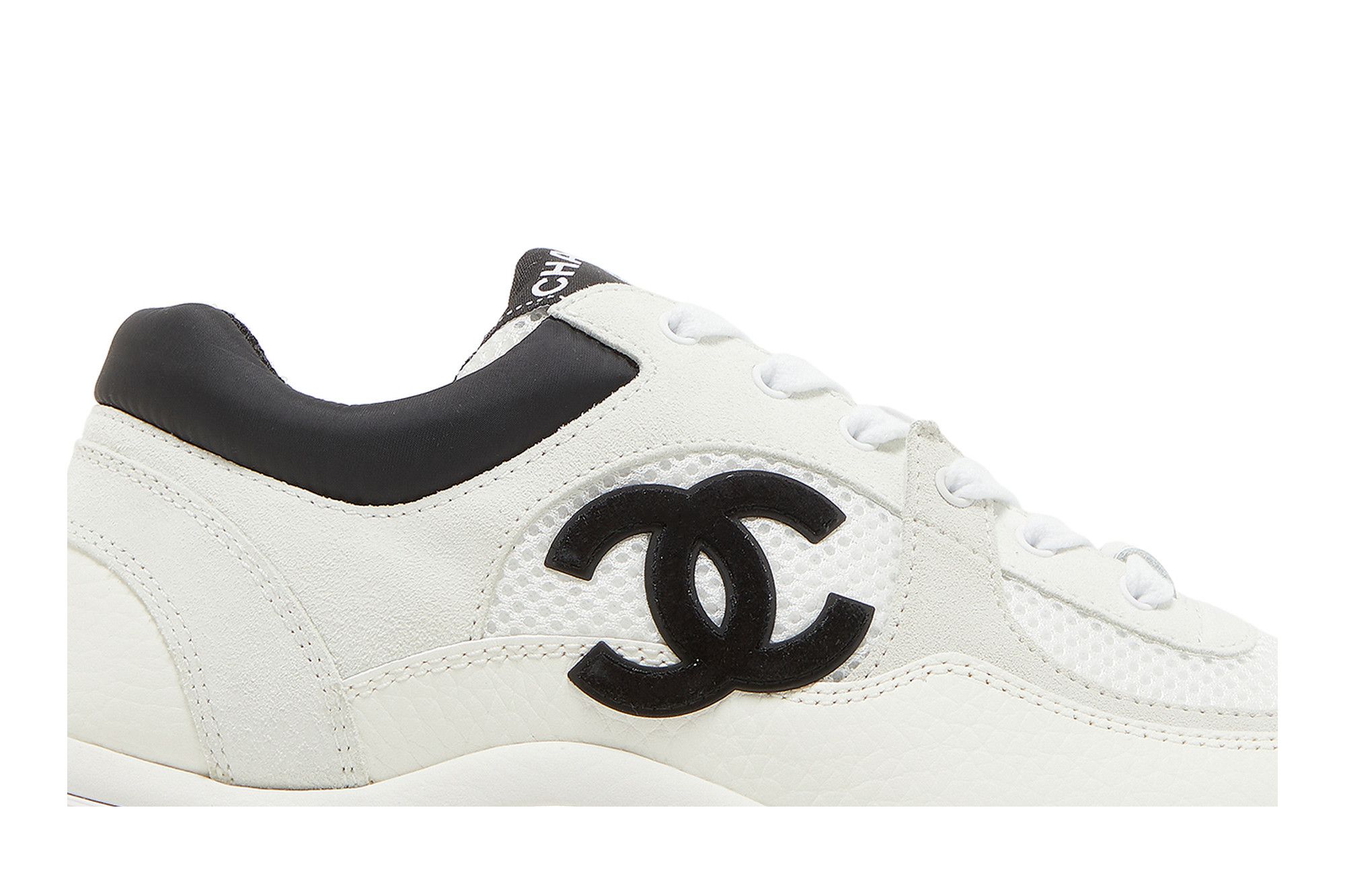 Lookbook (W) Chanel CC Logo Sneaker ''Weiß Schwarz'' G38299-Y55720-K3846