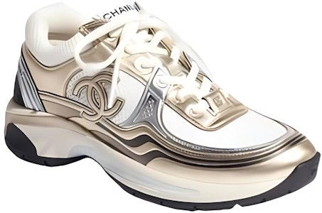 CHANEL香奈兒 皮革 徽章 金角大王 低筒 運動休閒鞋 女款 白金色 Lookbook CHANEL香奈兒 皮革 徽章 金角大王 低筒 運動休閒鞋 女款 白金色