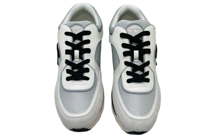 Lookbook (W) Chanel Sepatu Olahraga Kulit Putih Logo CC G39066-Y55827-K4290