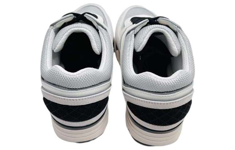 Shop (W) Chanel Sepatu Olahraga Kulit Putih Logo CC G39066-Y55827-K4290