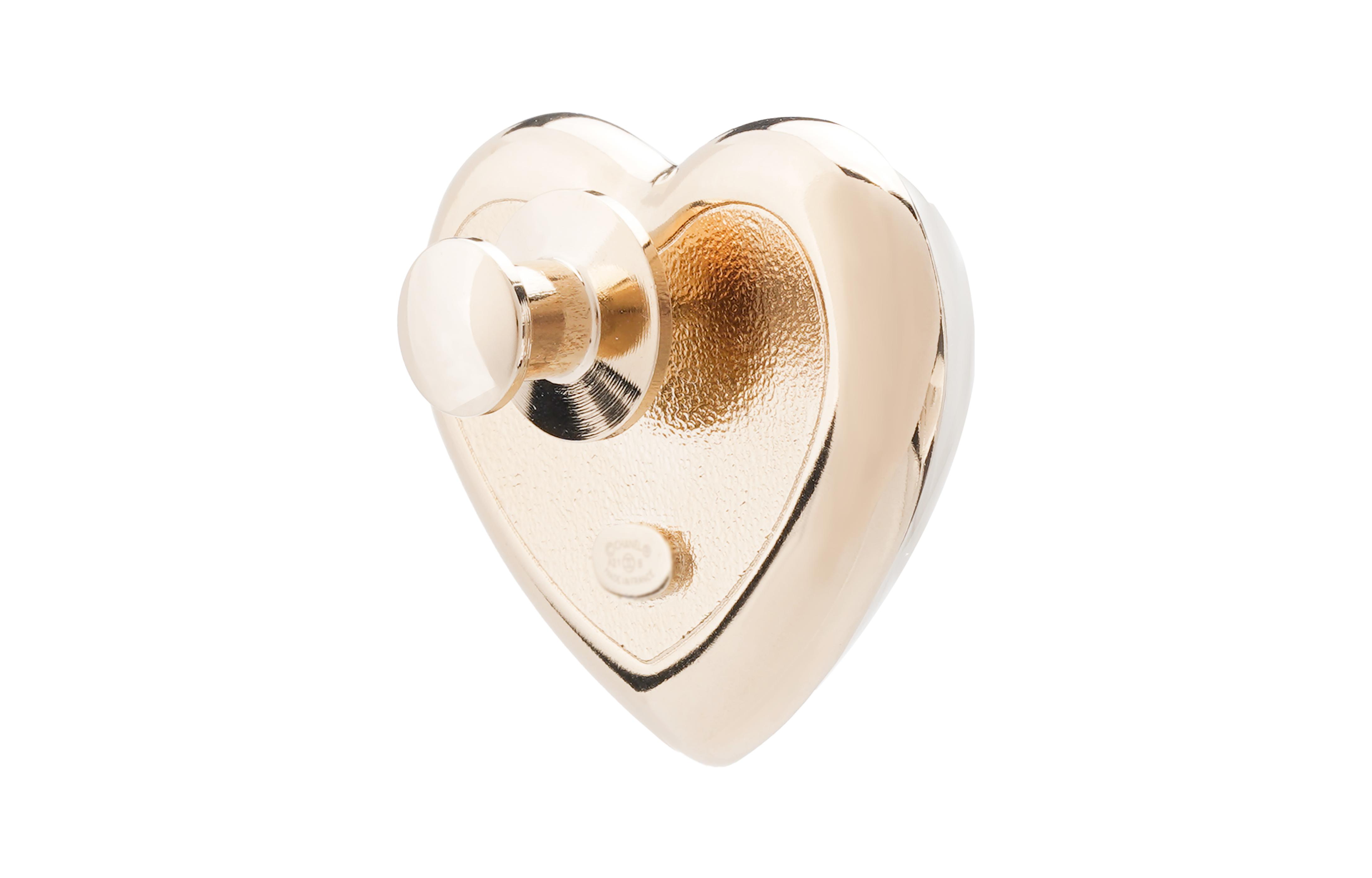 (Women) CHANEL CC Resin Heart Crystal Brooch for Women - White. AB7007-B06560-NF085 圖 4