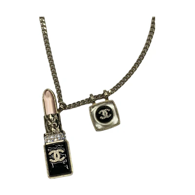 (Women) CHANEL CC Trendy Fashion Metal Necklace for Women. AB7670B07448NG611
