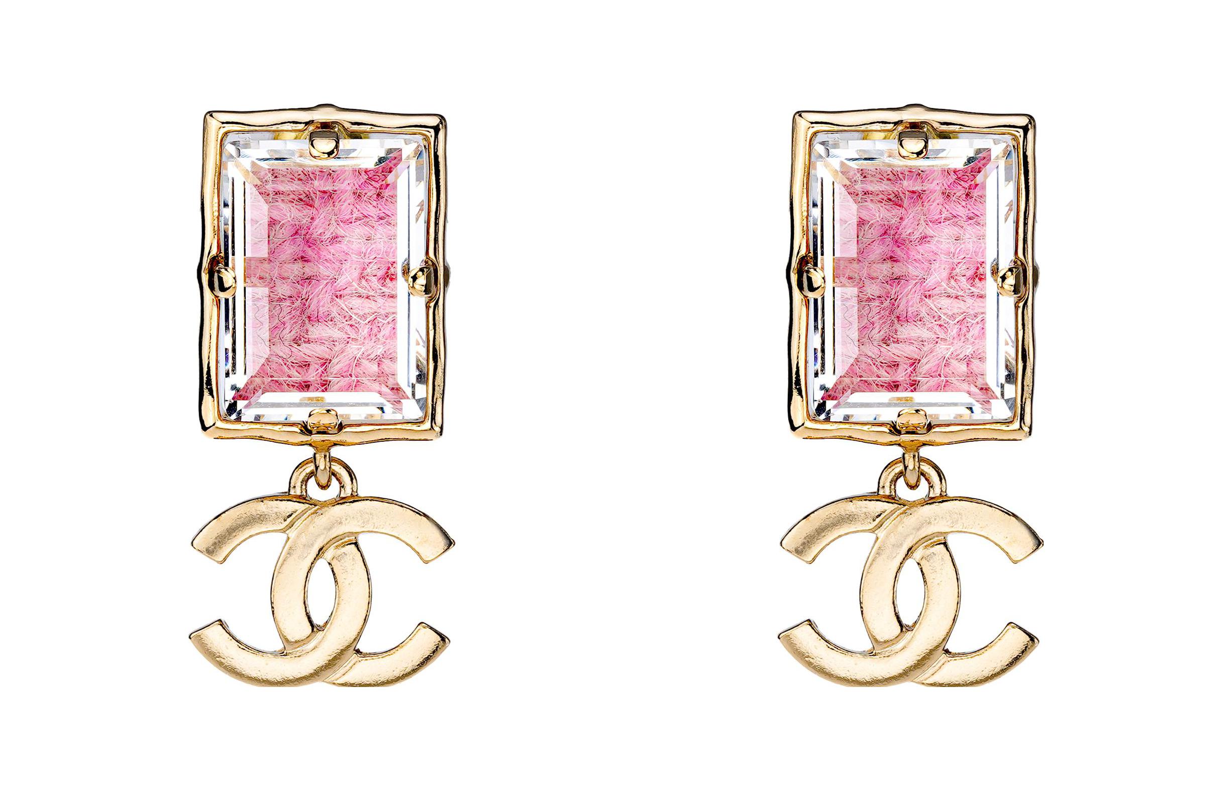 (Women) CHANEL Classic Double C Fashion Metal Earrings Gold/Pink for Women. AB9535-B09653-NL148