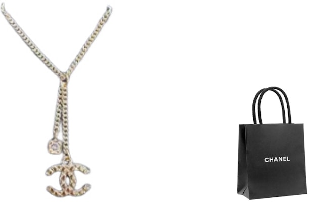 (W) CHANEL Kalung Emas Wanita Double C Classic Logam Emas ABD016-B16170-NW438 Lookbook (W) CHANEL Kalung Emas Wanita Double C Classic Logam Emas ABD016-B16170-NW438