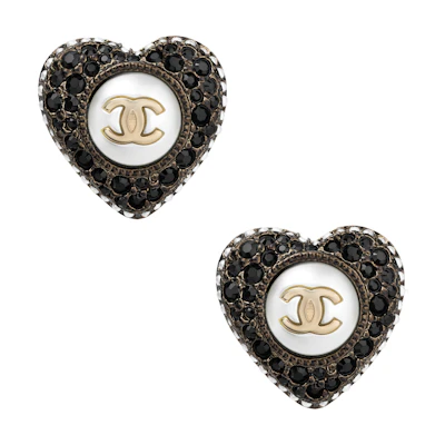 (Women) CHANEL Classic Double C Heart Earrings Gold for Women. AB9399B09088NK216