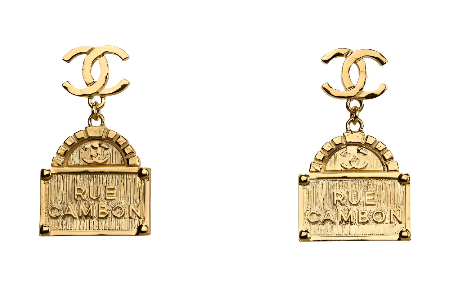 (Women) Chanel Classic Double C Logo Metal Earrings for Women. AB9000-B08481-NI873