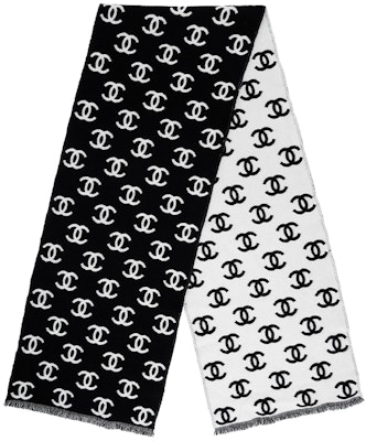 (W) CHANEL 經典雙C標誌羊毛羊絨圍巾 黑色 女士圍巾 AA7067B0403994305 Lookbook (W) CHANEL 經典雙C標誌羊毛羊絨圍巾 黑色 女士圍巾 AA7067B0403994305