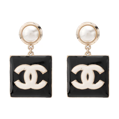 (Women) CHANEL Classic Double C Pearl Metal Earrings Black. AB8677-B08504-NJ108