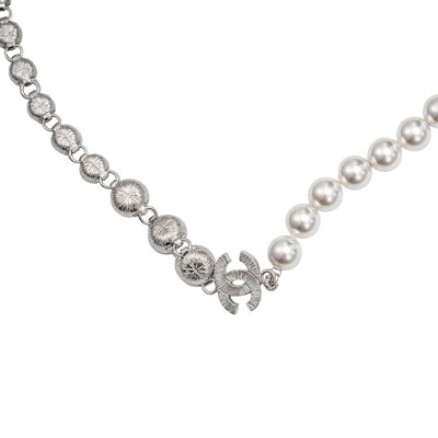 (Women) CHANEL Classic Double C Pearl Necklace Silver ABA625-B10759-NN589 Lookbook (Women) CHANEL Classic Double C Pearl Necklace Silver ABA625-B10759-NN589