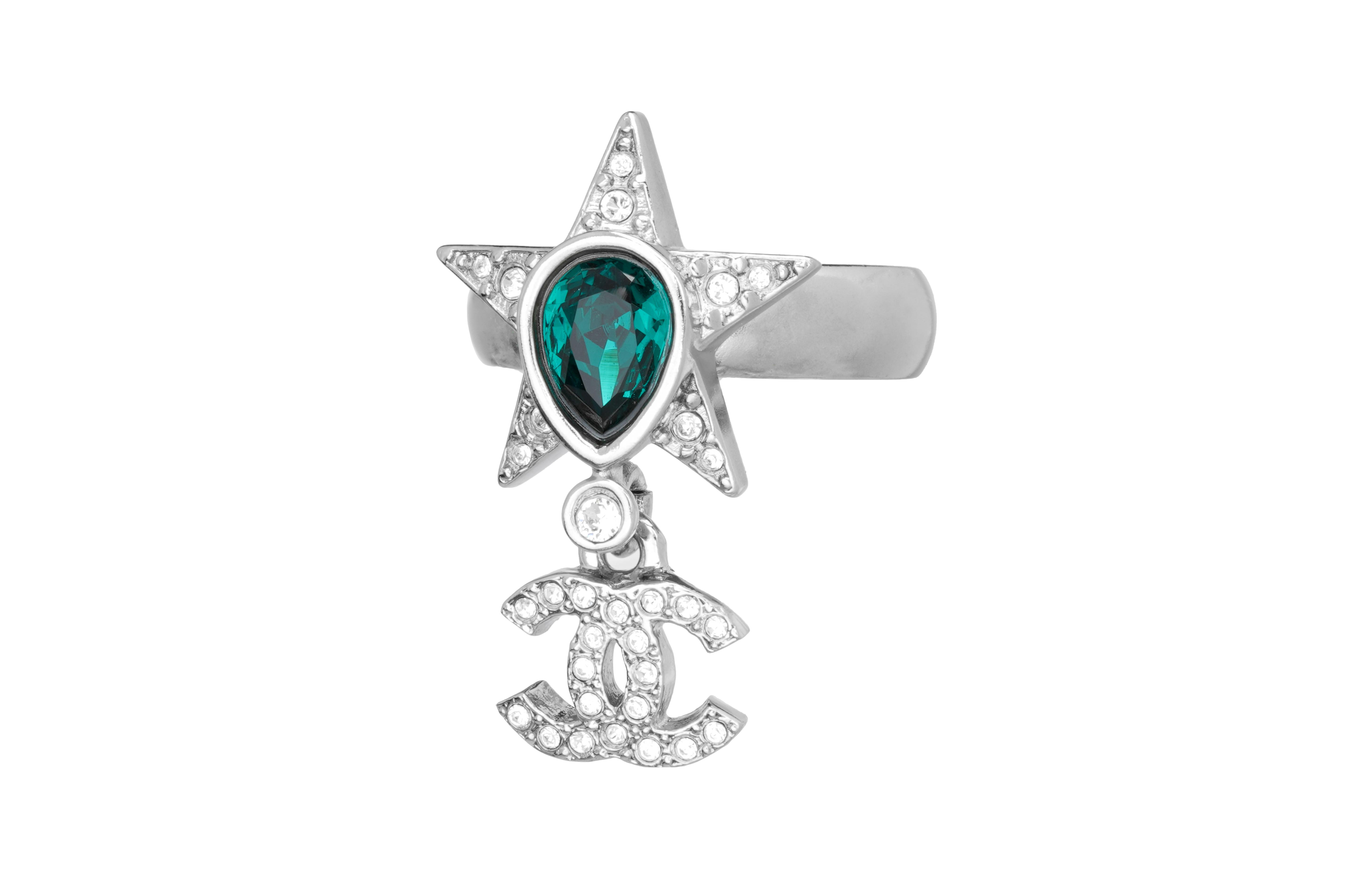 Order (W) 샤넬 클래식 더블 C 펜던트 메탈 반지 여성용. AB2468-B010203-NK689