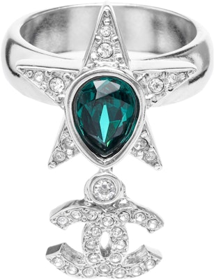 (W) 샤넬 클래식 더블 C 펜던트 메탈 반지 여성용. AB2468-B010203-NK689 Lookbook (W) 샤넬 클래식 더블 C 펜던트 메탈 반지 여성용. AB2468-B010203-NK689