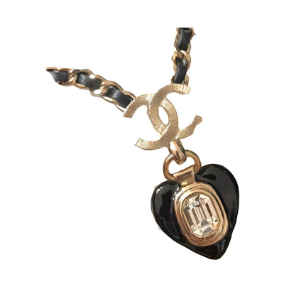 (Women) CHANEL Classic Double C Rhinestone Heart Pendant Metal Necklace for Women AB7388-B07089 NF642