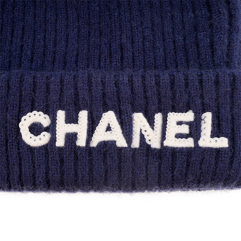 Shop (W) 샤넬 클래식 로고 캐시미어 비니 여성용 - 블루. AA8446-B088199-NJ606