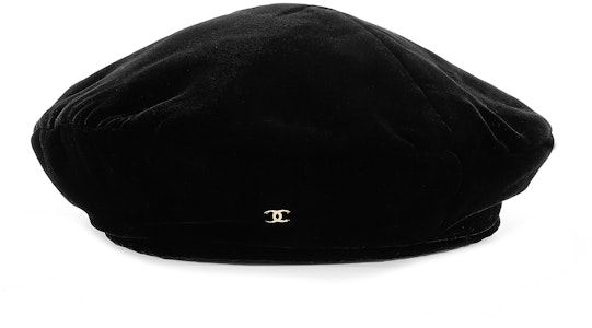 (W) 香奈儿经典Logo刺绣天鹅绒贝雷帽女性黑色 AA7719-B06167-94305 Lookbook (W) 香奈儿经典Logo刺绣天鹅绒贝雷帽女性黑色 AA7719-B06167-94305