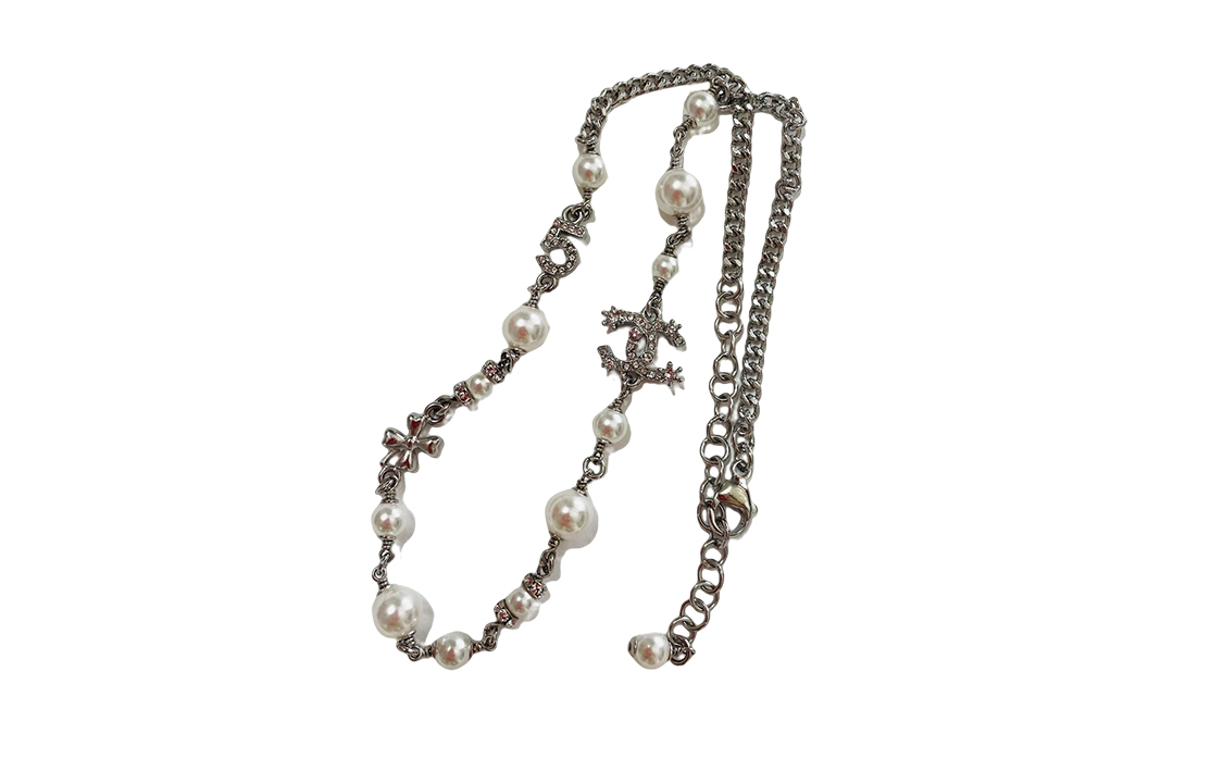 Lookbook (W) Collar CHANEL Trébol Doble C Cristales Plata. ABA420-B10535-NN148