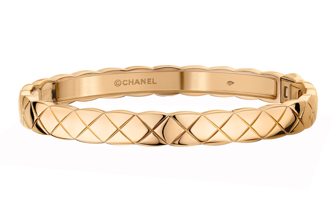 Order (W) CHANEL COCO CRUSH Pulsera de Oro Beige 18K Acolchada para Mujer. J11333