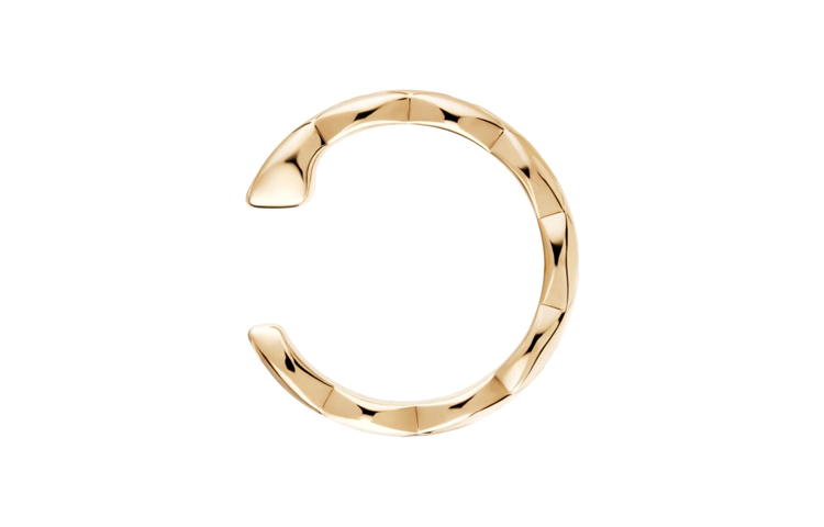 Lookbook (Women) CHANEL CoCo Crush 18K Gold Single Earring for Women - Chic & Versatile. J12155