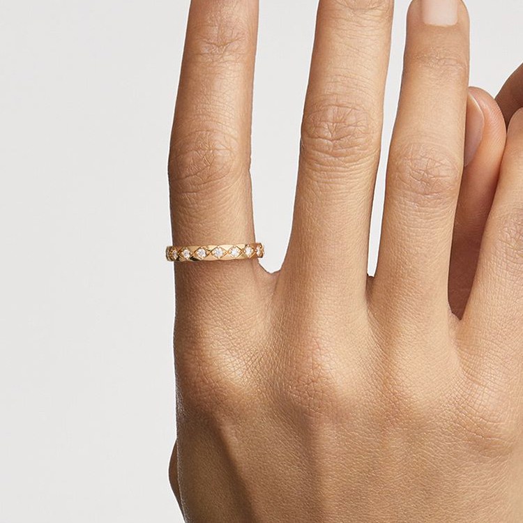 Details for (W) Anillo CHANEL CoCo Crush Oro 18K Diamante Quilted Estrecho - Dorado. J11872