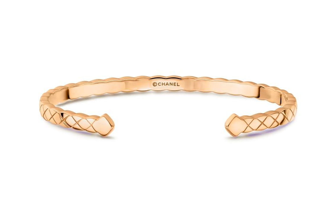 (Women) CHANEL CoCo Crush Quilted 18K Rose Gold Open Bangle Bracelet for Women. J11664