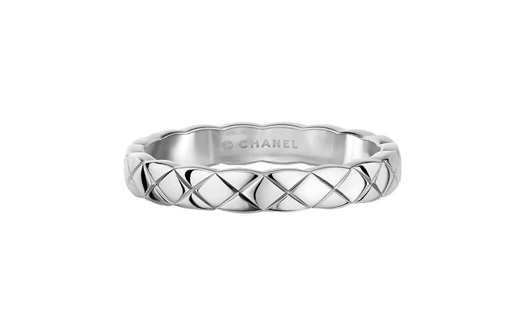 (Women) CHANEL CoCo Crush Quilted Mini 18K White Gold Narrow Silver Ring for Women J11793