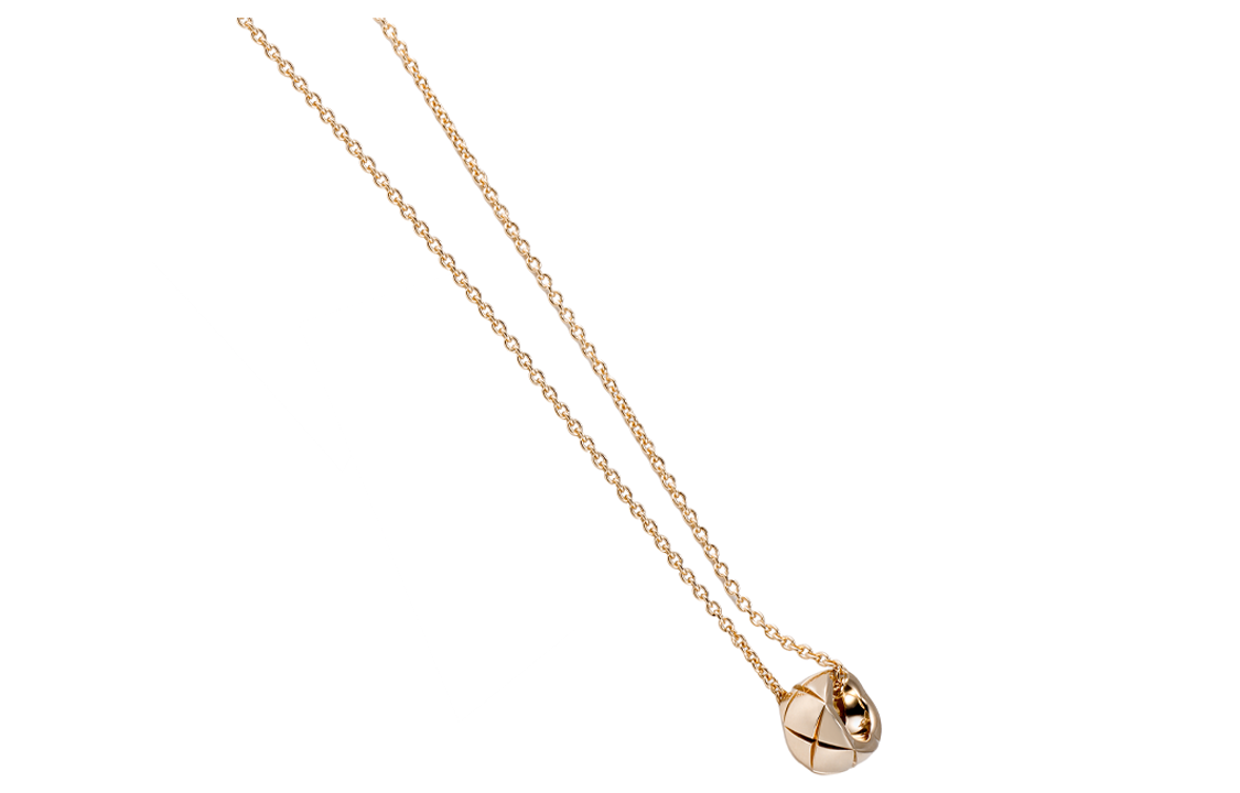 Lookbook (Women) CHANEL CoCo Crush Trendy 18K Gold Necklace for Women in Beige Gold. J12306