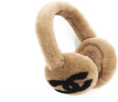 (Women) CHANEL COCO NEIGE FW23 Double C Logo Earmuffs Beige Accessory AA9442-B13871-NQ799 (Women) CHANEL COCO NEIGE FW23 Double C Logo Earmuffs Beige Accessory AA9442-B13871-NQ799