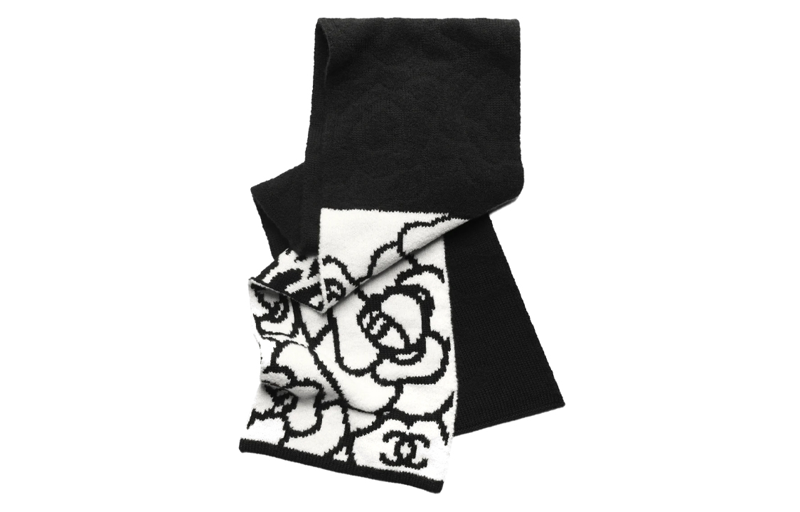 (Women) CHANEL Coco Neige FW23 Graphic Print Knit Scarf for Women Black/White. AA9510-B14322-NR967