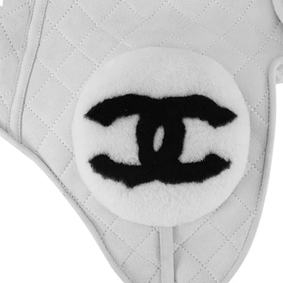 (Women) CHANEL Coco Neige White Lambskin Hat Women’s Fall Winter 2023 Collection. AA9447-B13873-NQ797 Sizing (Women) CHANEL Coco Neige White Lambskin Hat Women’s Fall Winter 2023 Collection. AA9447-B13873-NQ797