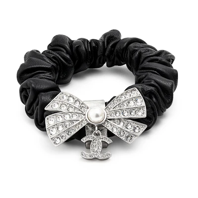 (Women) CHANEL Crystal Bow Metallic Headband for Women. AB8025-B07856-NH456