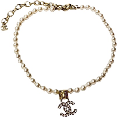 (Women) CHANEL Crystal Letter Pendant Gold Metal Necklace for Women. AB6630B06108ND176 Order (Women) CHANEL Crystal Letter Pendant Gold Metal Necklace for Women. AB6630B06108ND176